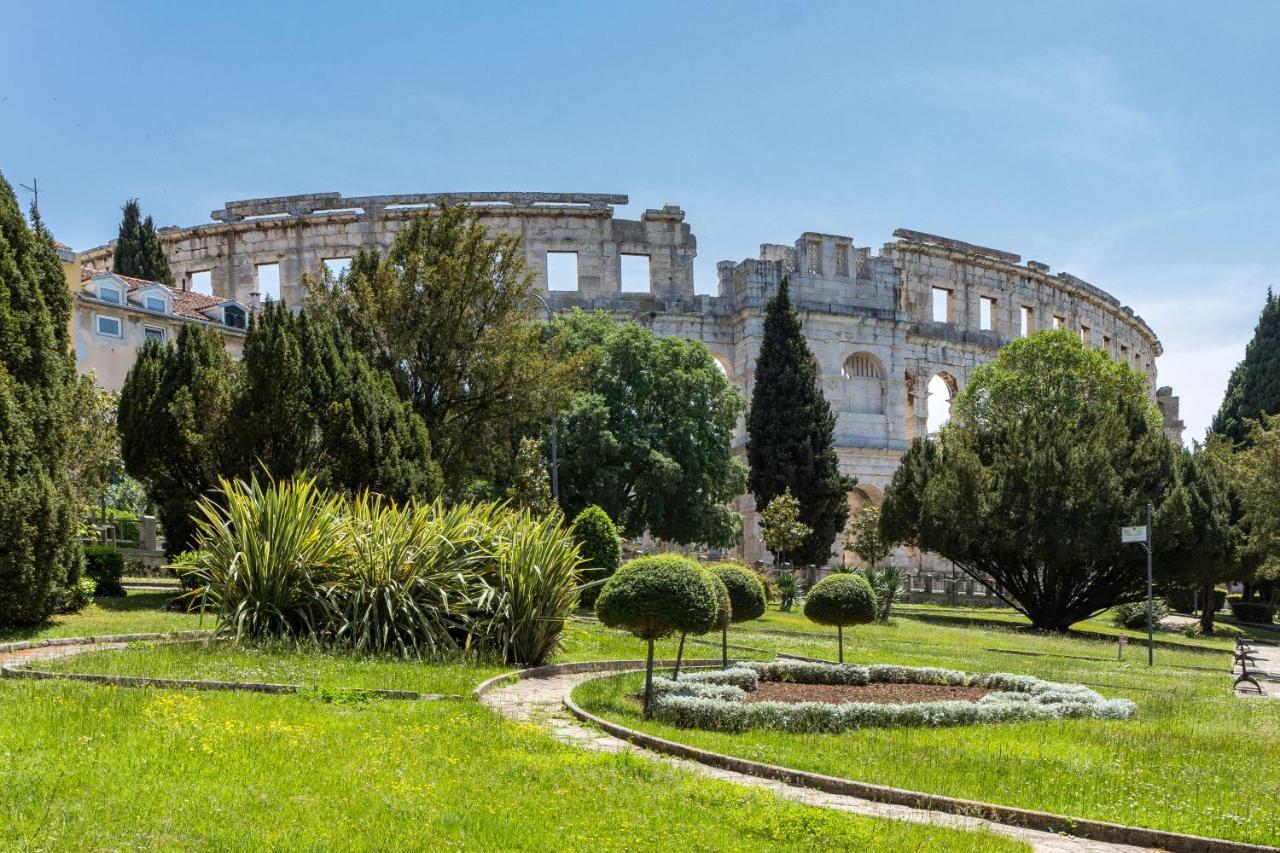 Cubo Apartment Pula Bagian luar foto