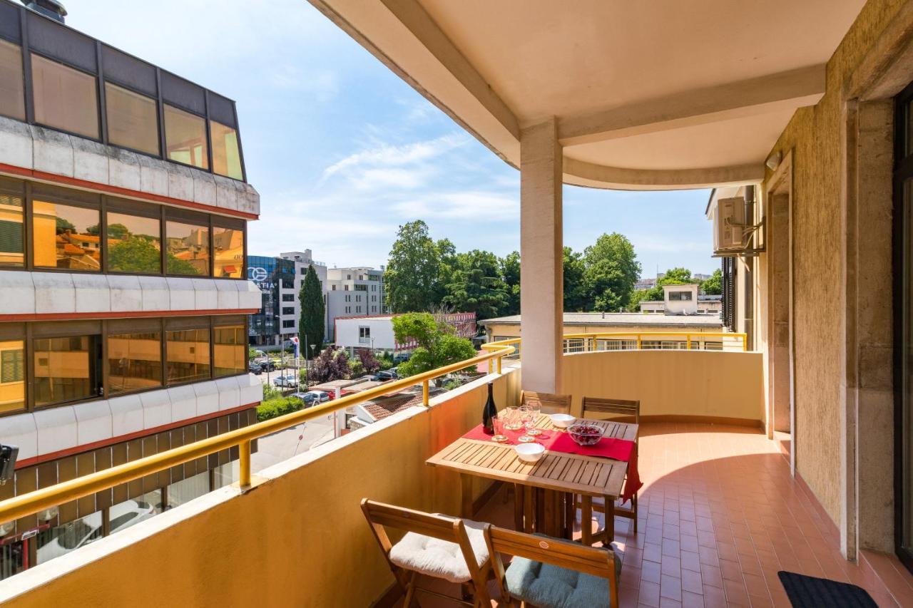 Cubo Apartment Pula Bagian luar foto